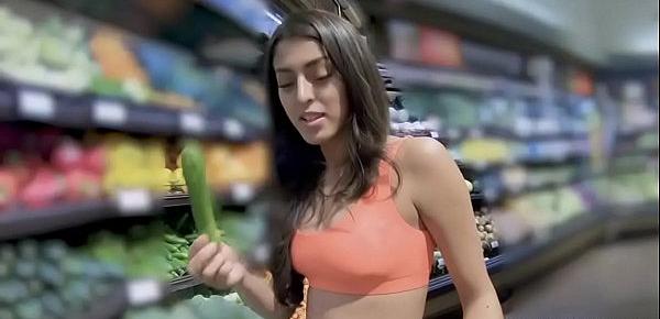 Huge dark meat in spicy Latina bombshell